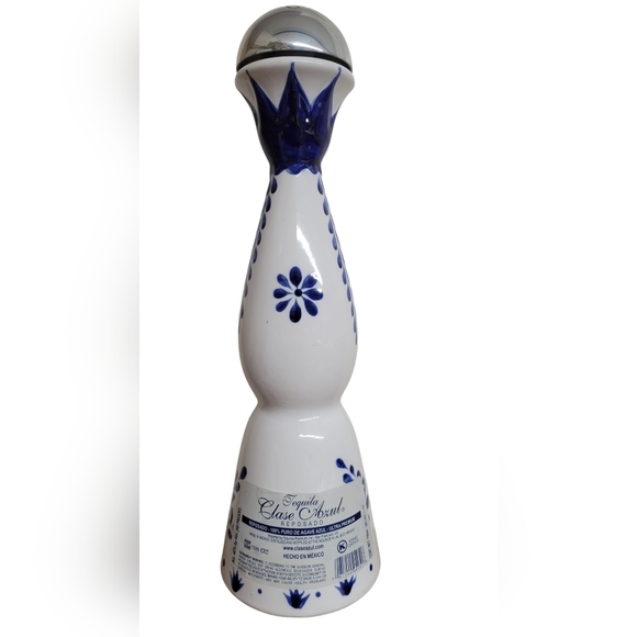 Beautiful Hand Painted Decorative Clase Casa Azul Ceramic Tequila Bottle… - Picture 5 of 6